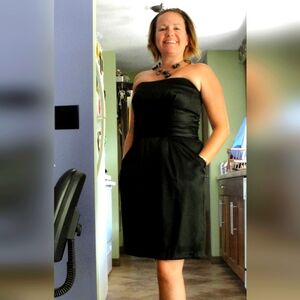 David’s Bridal strapless LBD dress w/ pockets!! Homecoming, cocktail, wedding